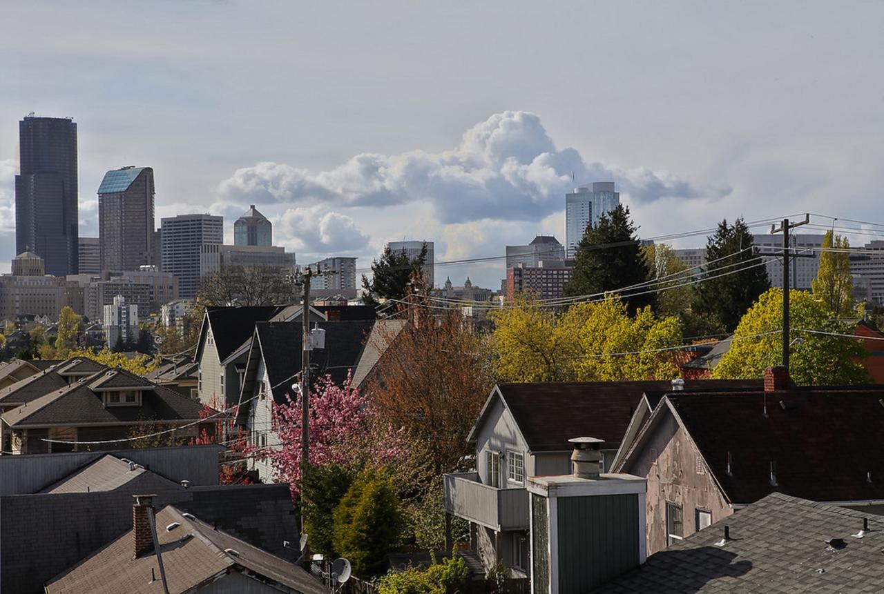 Modern Home With Rooftop Oasis Seattle Bagian luar foto