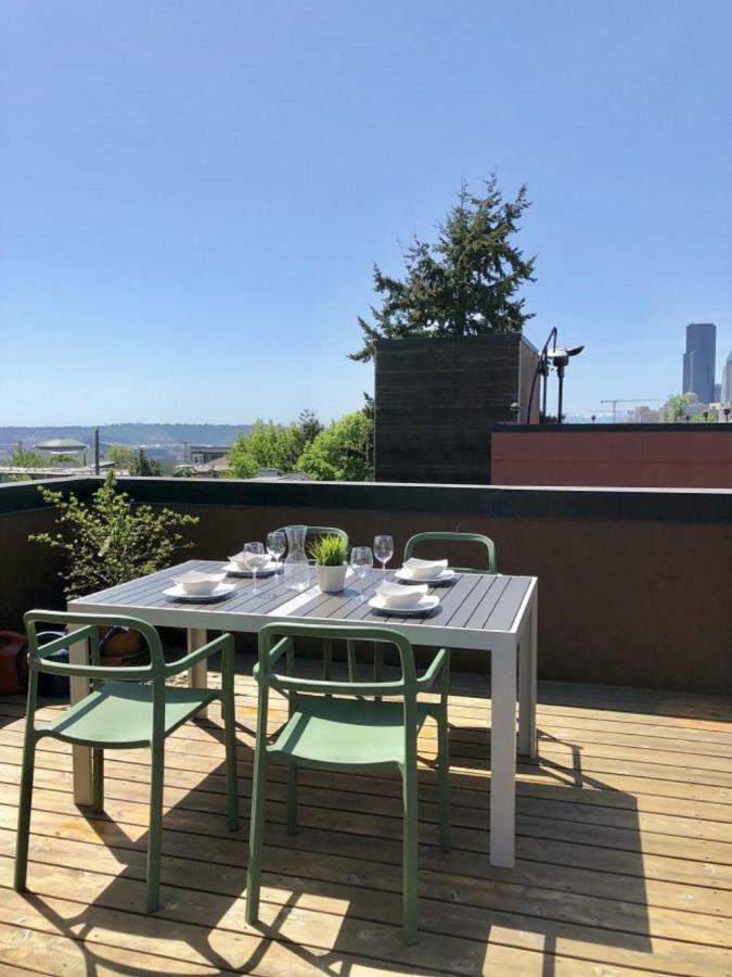 Modern Home With Rooftop Oasis Seattle Bagian luar foto